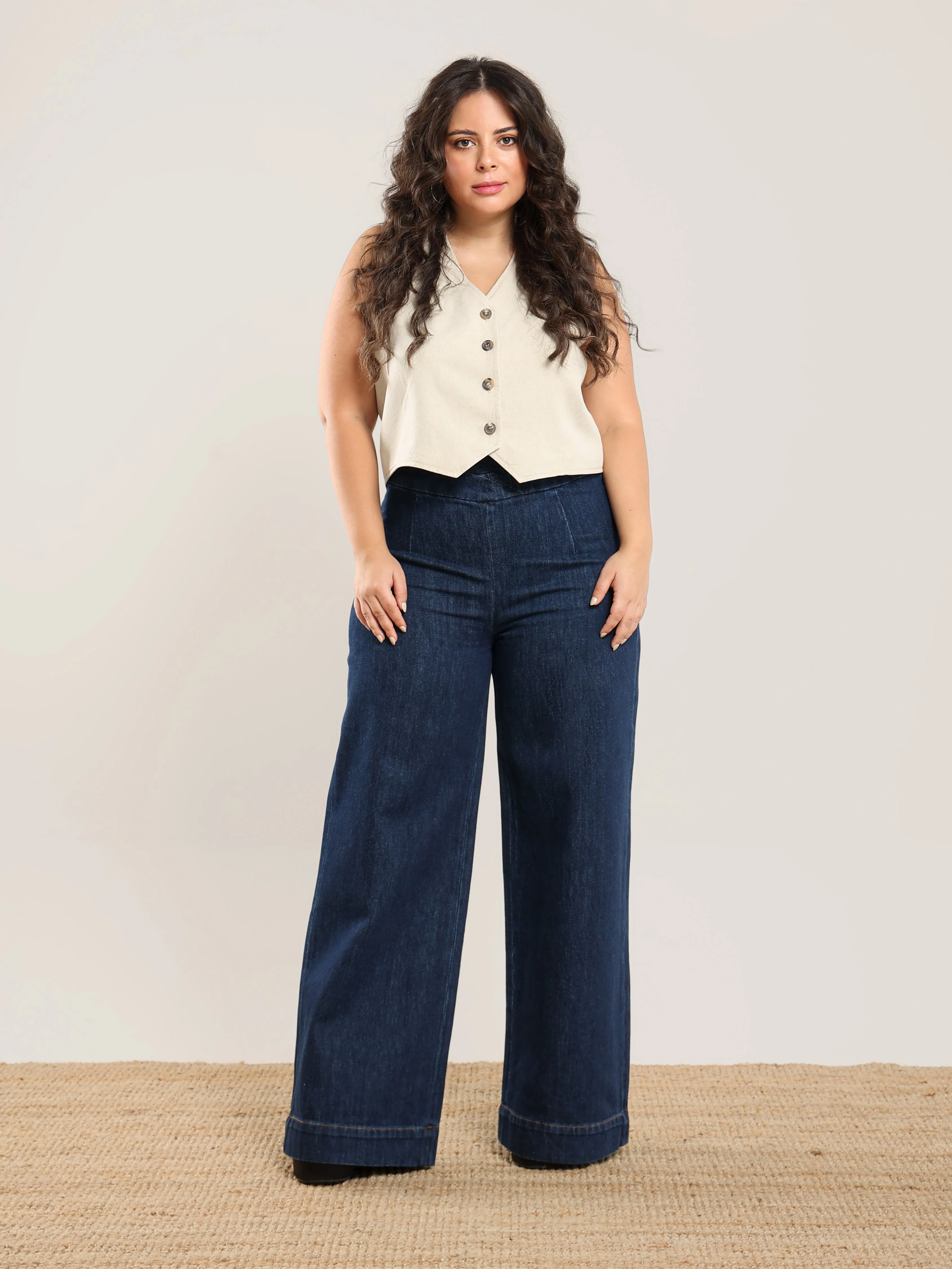 Charlie Short Vest in Nile Silt - Image 11