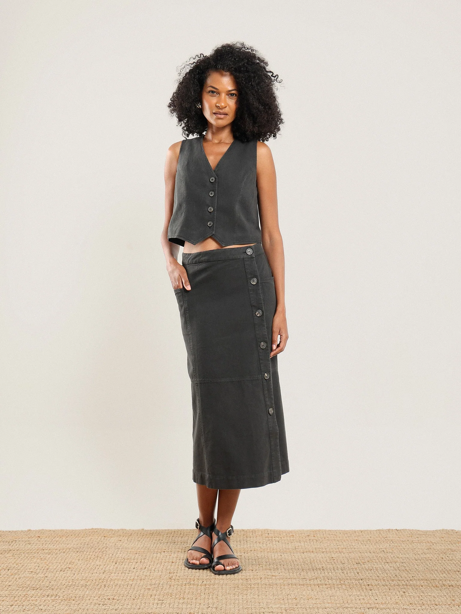 Charlie Short Vest in Nile Silt - Image 5