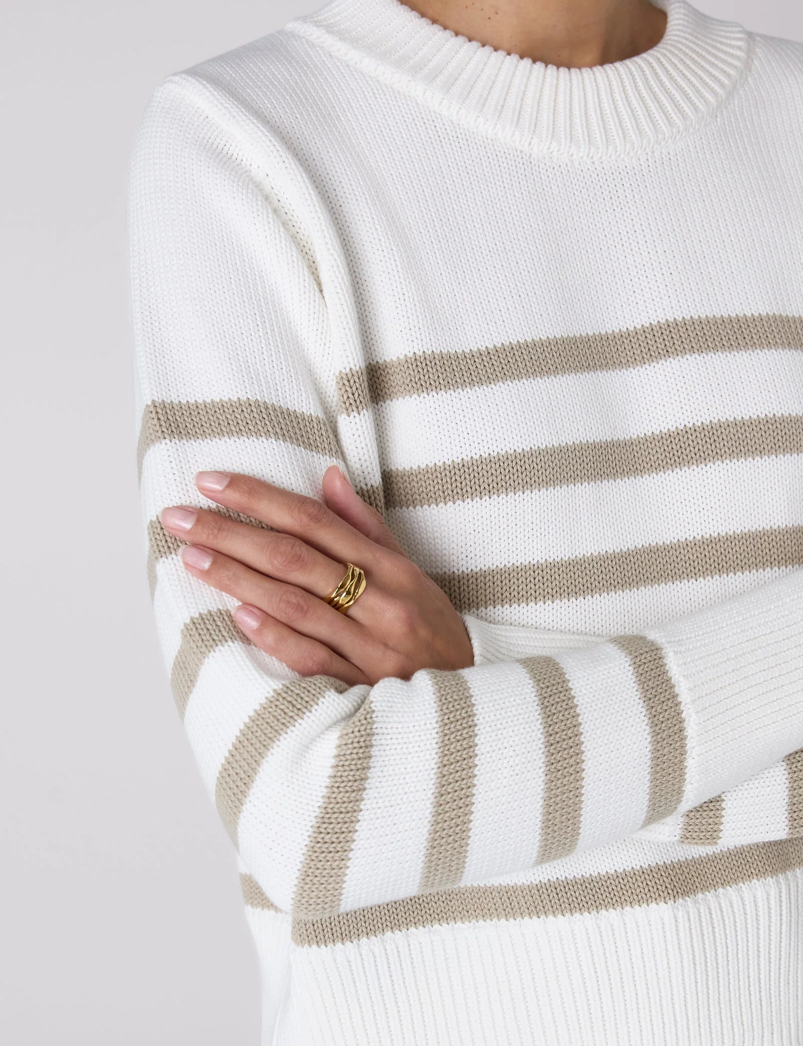 Devon Cotton Jumper in Navy - Image 4