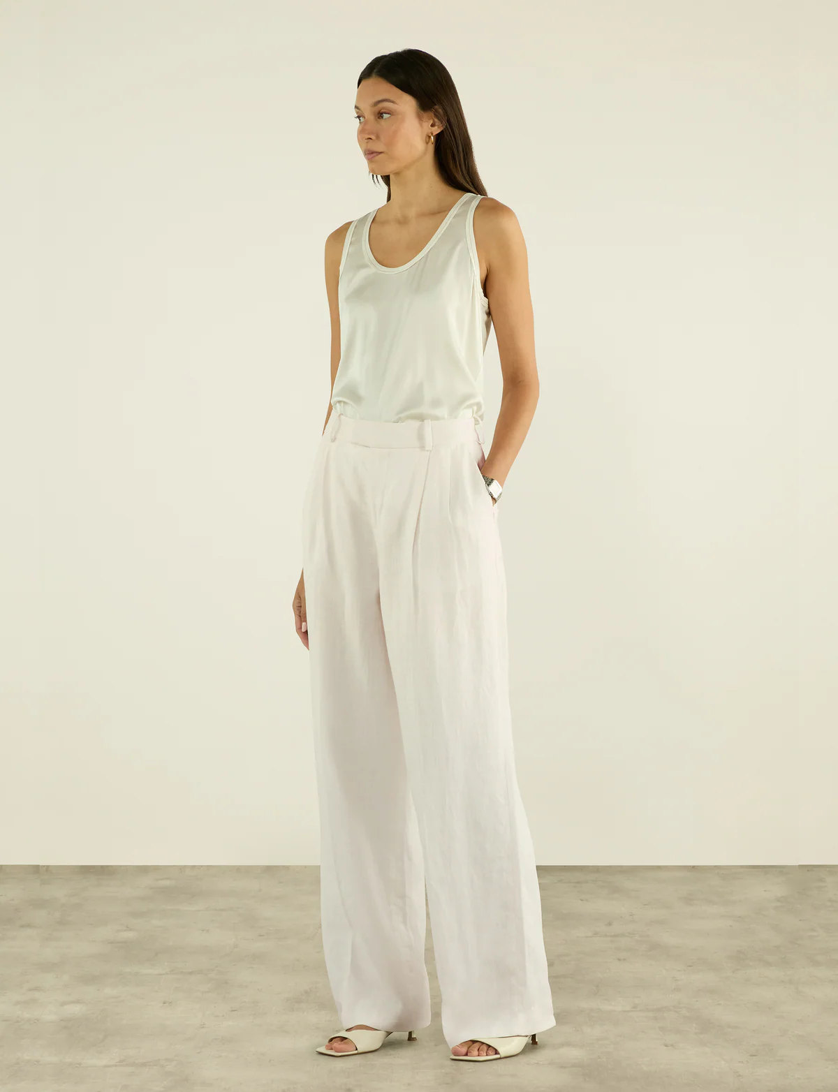 Linen Rampling High Waisted Wide Leg Trouser in Navy - Image 3