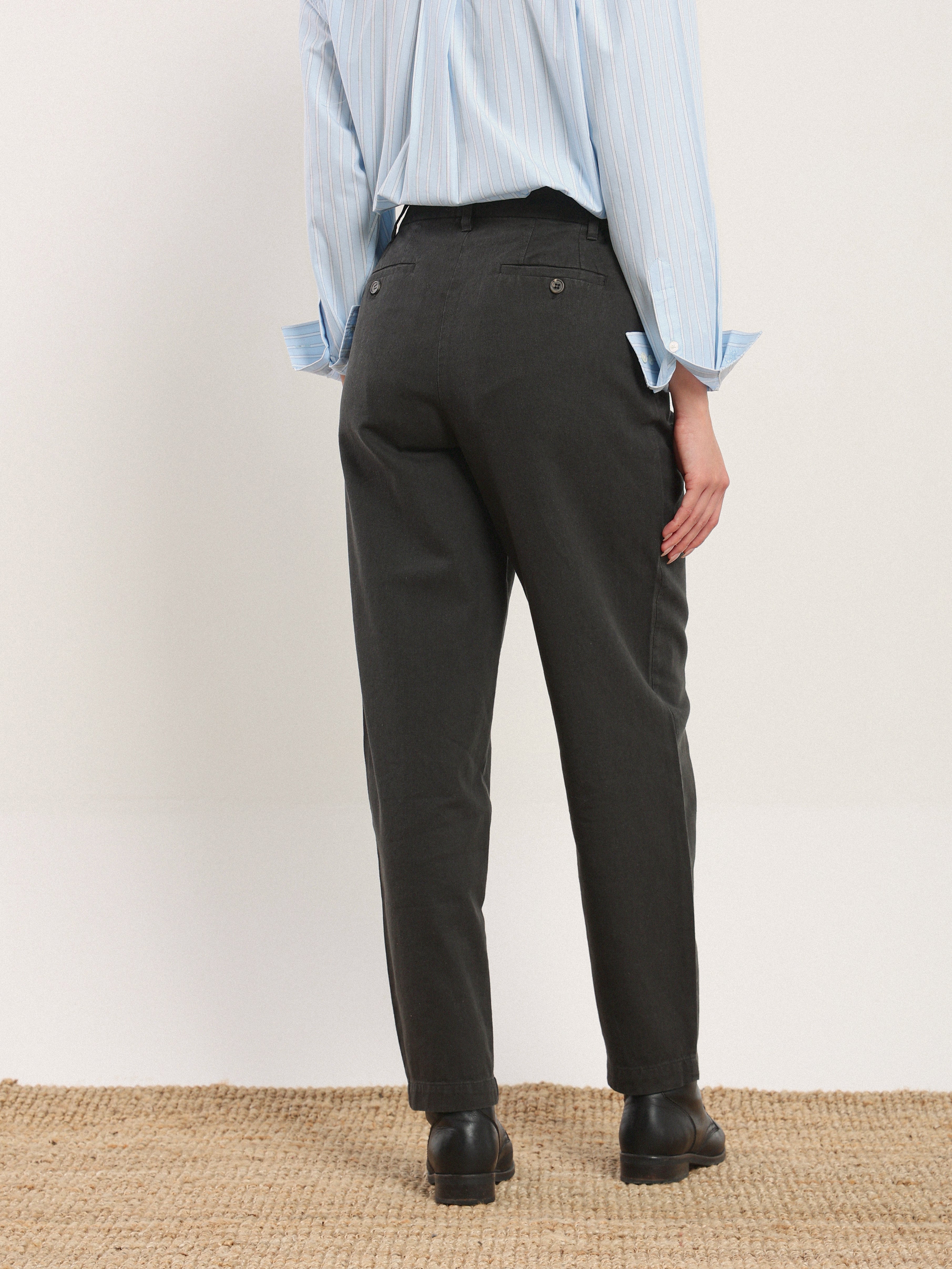 Ranya Pleated Trouser in Desert Sand - Image 10